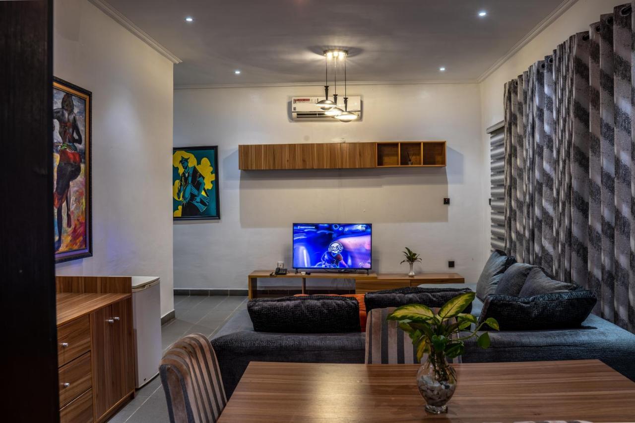 Hotel Nelson Mandela Gardens Okpanam Zewnętrze zdjęcie