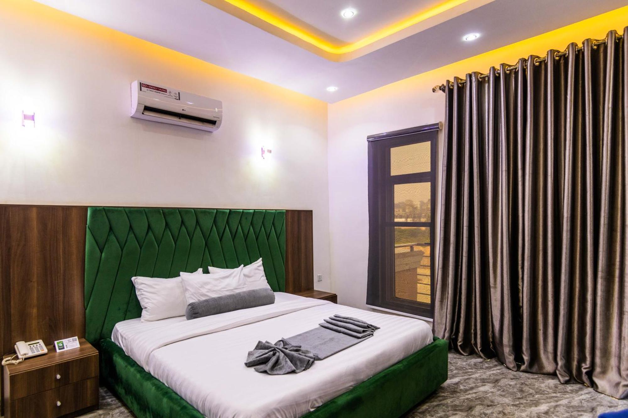 Hotel Nelson Mandela Gardens Okpanam Zewnętrze zdjęcie