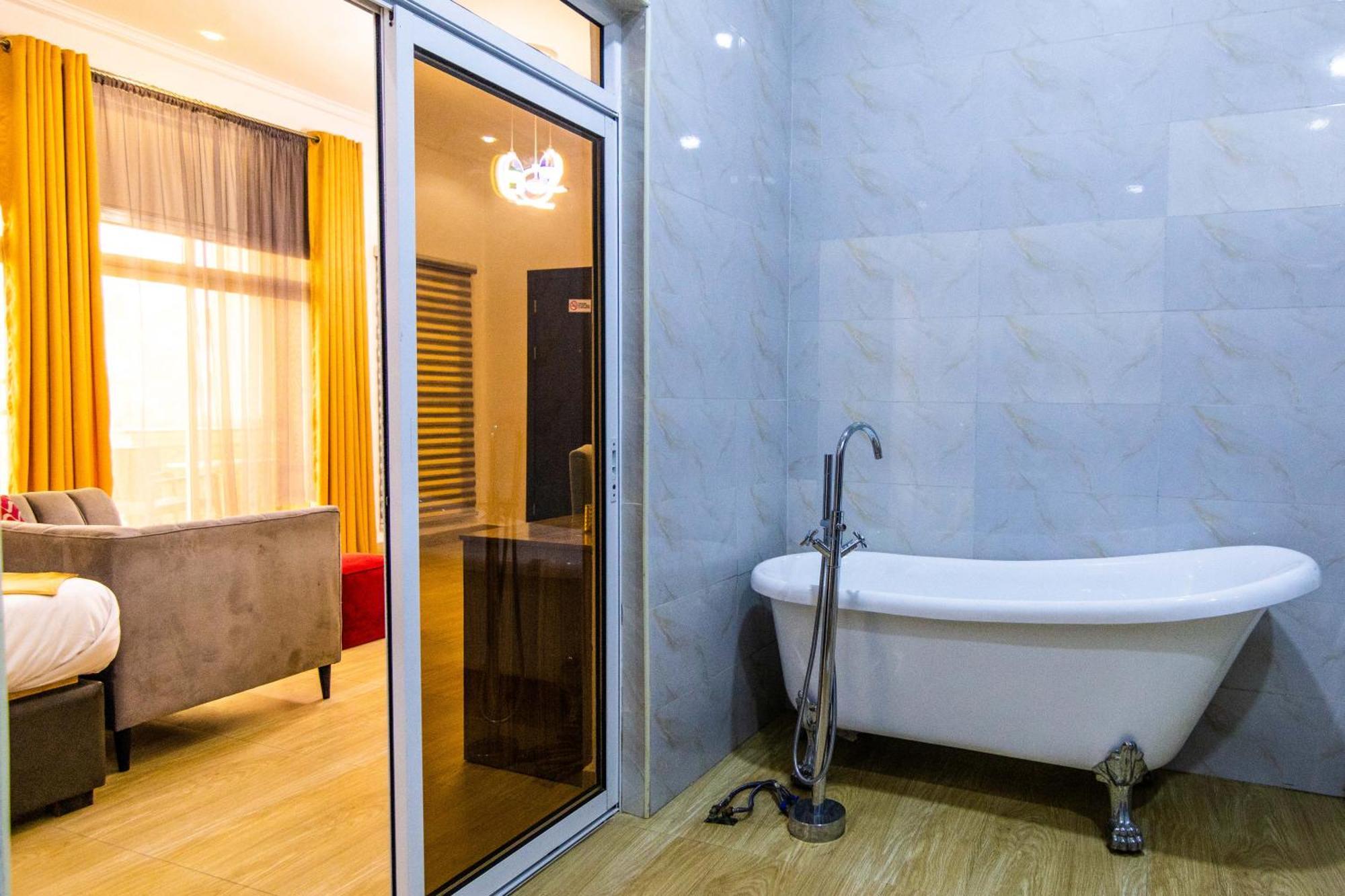 Hotel Nelson Mandela Gardens Okpanam Zewnętrze zdjęcie