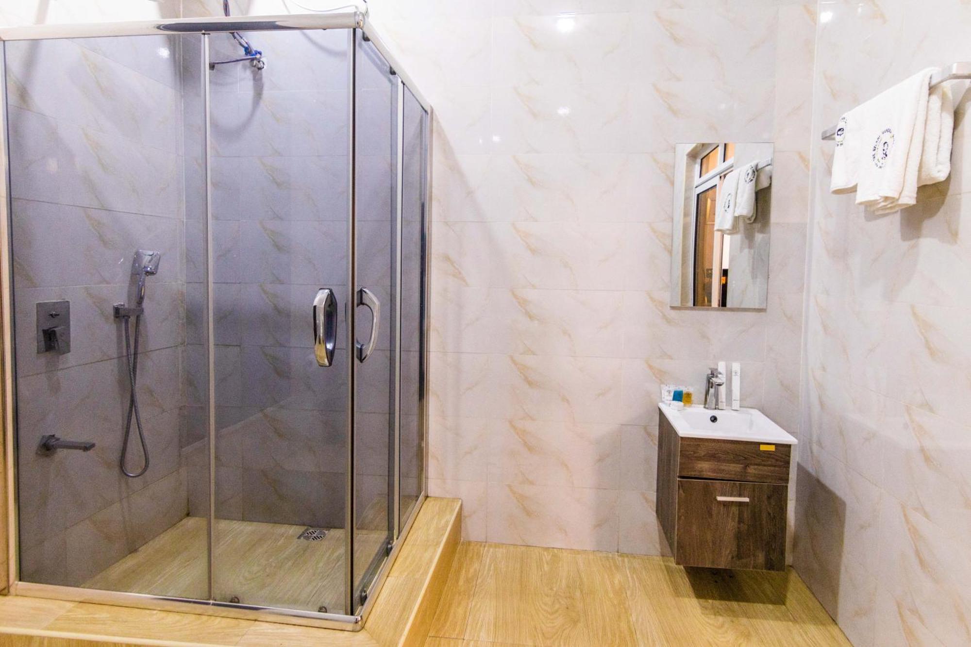 Hotel Nelson Mandela Gardens Okpanam Zewnętrze zdjęcie