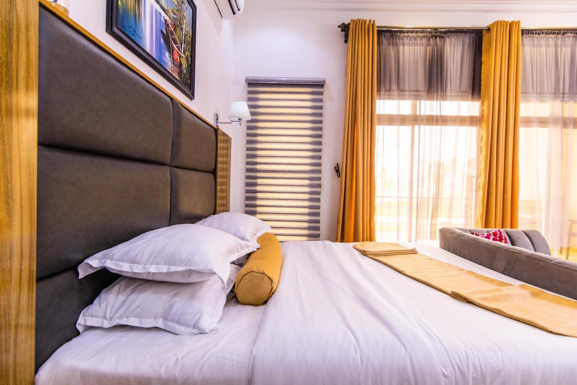 Hotel Nelson Mandela Gardens Okpanam Zewnętrze zdjęcie