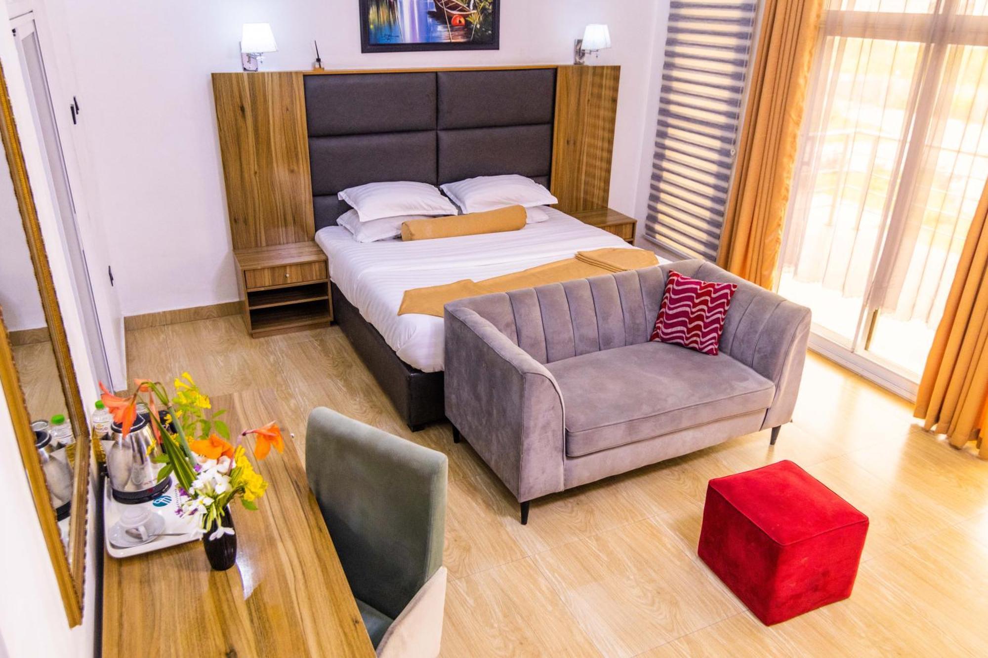 Hotel Nelson Mandela Gardens Okpanam Zewnętrze zdjęcie